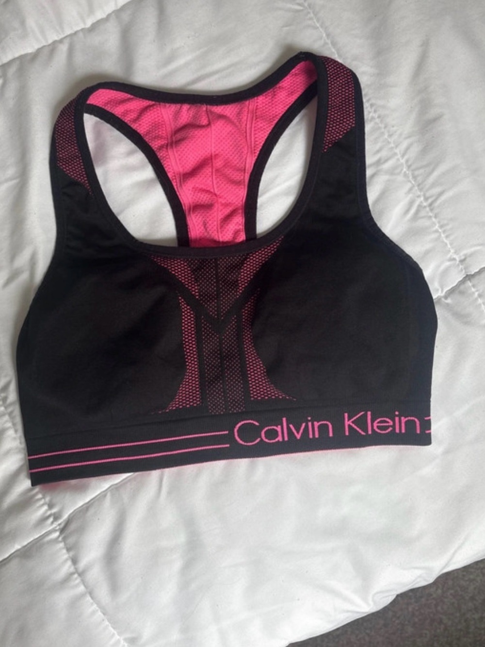 Calvin Klein Reversible Women's Performance Seamless Sports Bra